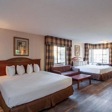 Studio City Court Yard Hotel Стая снимка