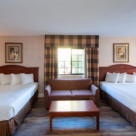 Studio City Court Yard Hotel Стая снимка