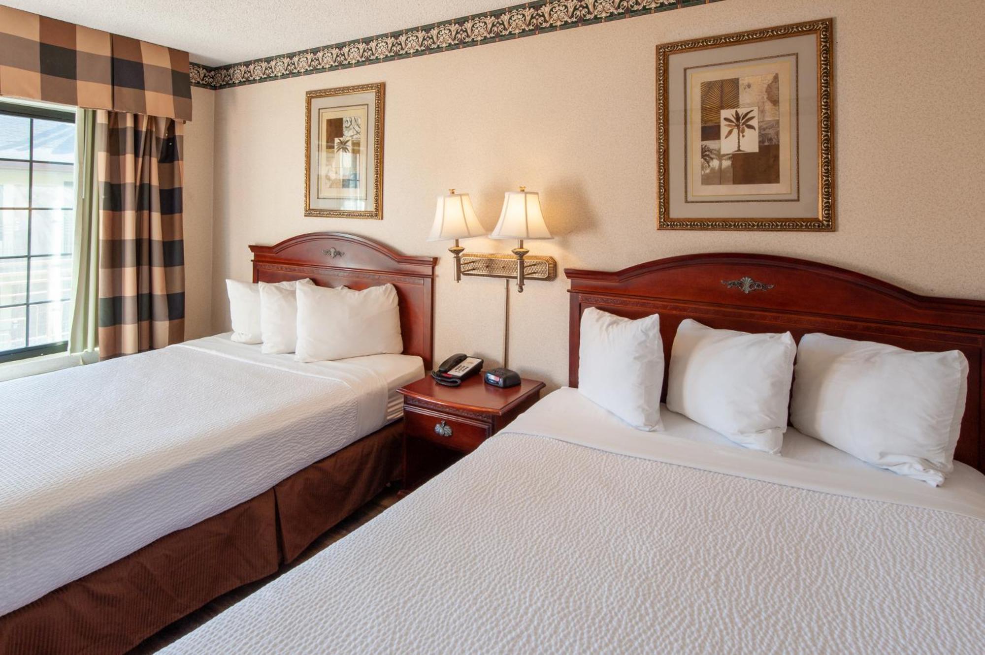 Studio City Court Yard Hotel Екстериор снимка