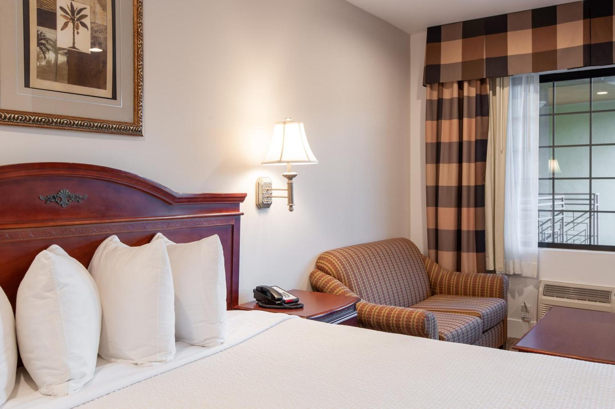 Studio City Court Yard Hotel Екстериор снимка