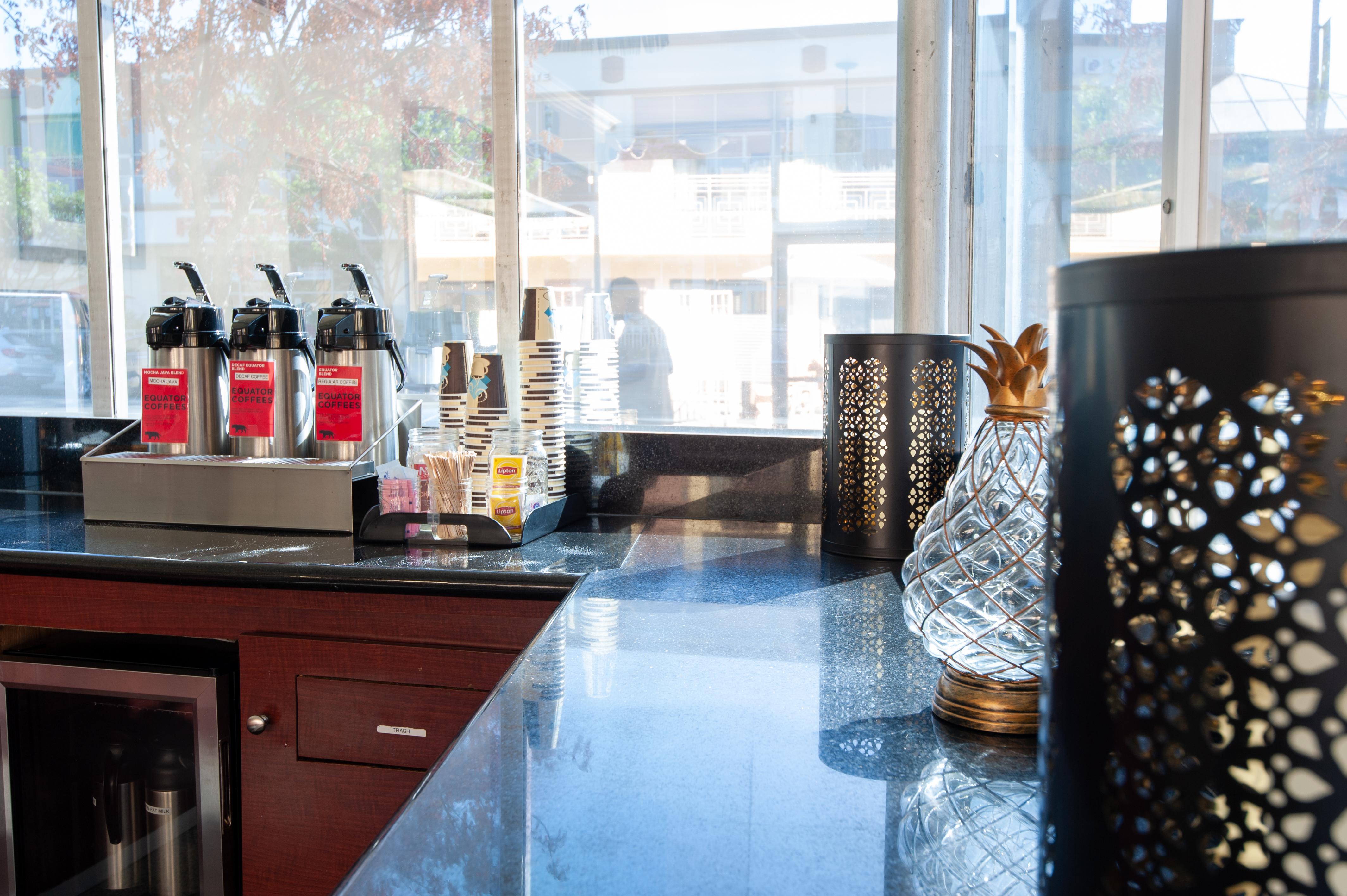 Studio City Court Yard Hotel Ресторант снимка