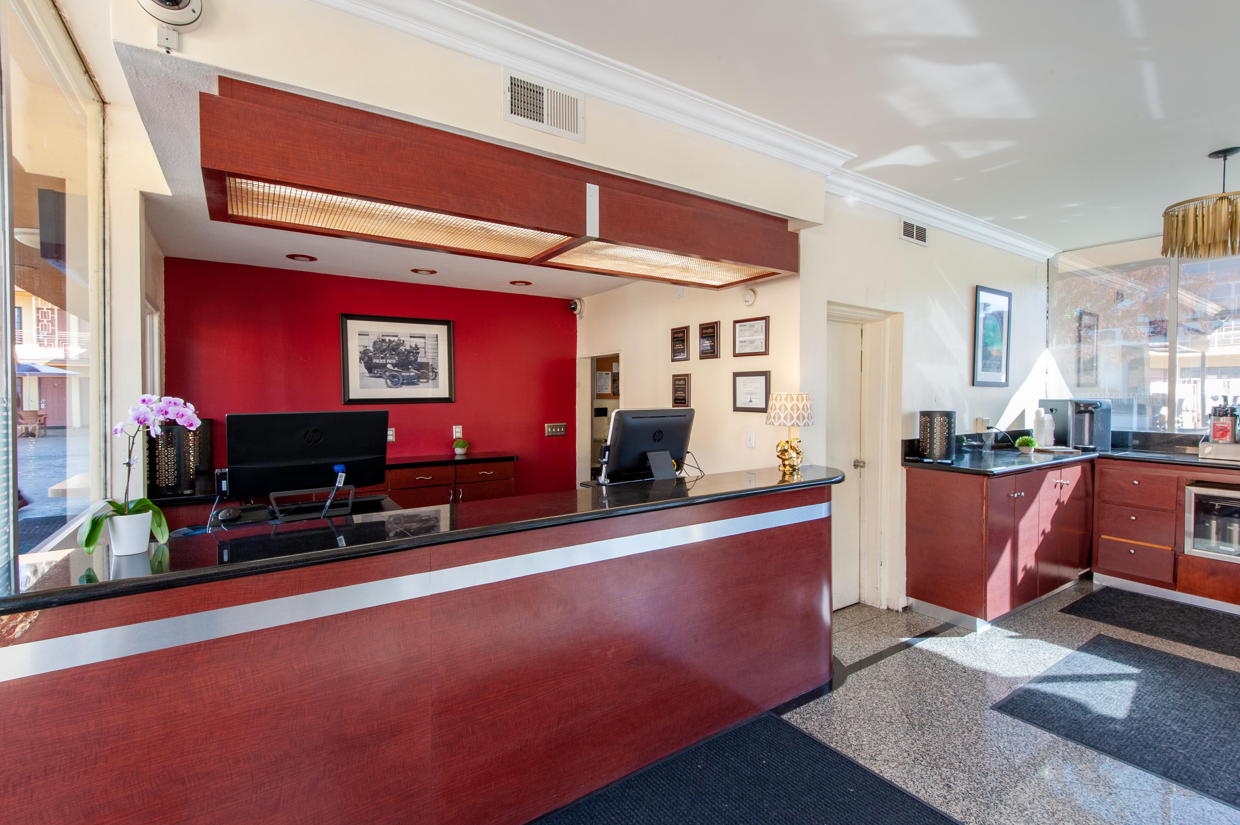 Studio City Court Yard Hotel Интериор снимка