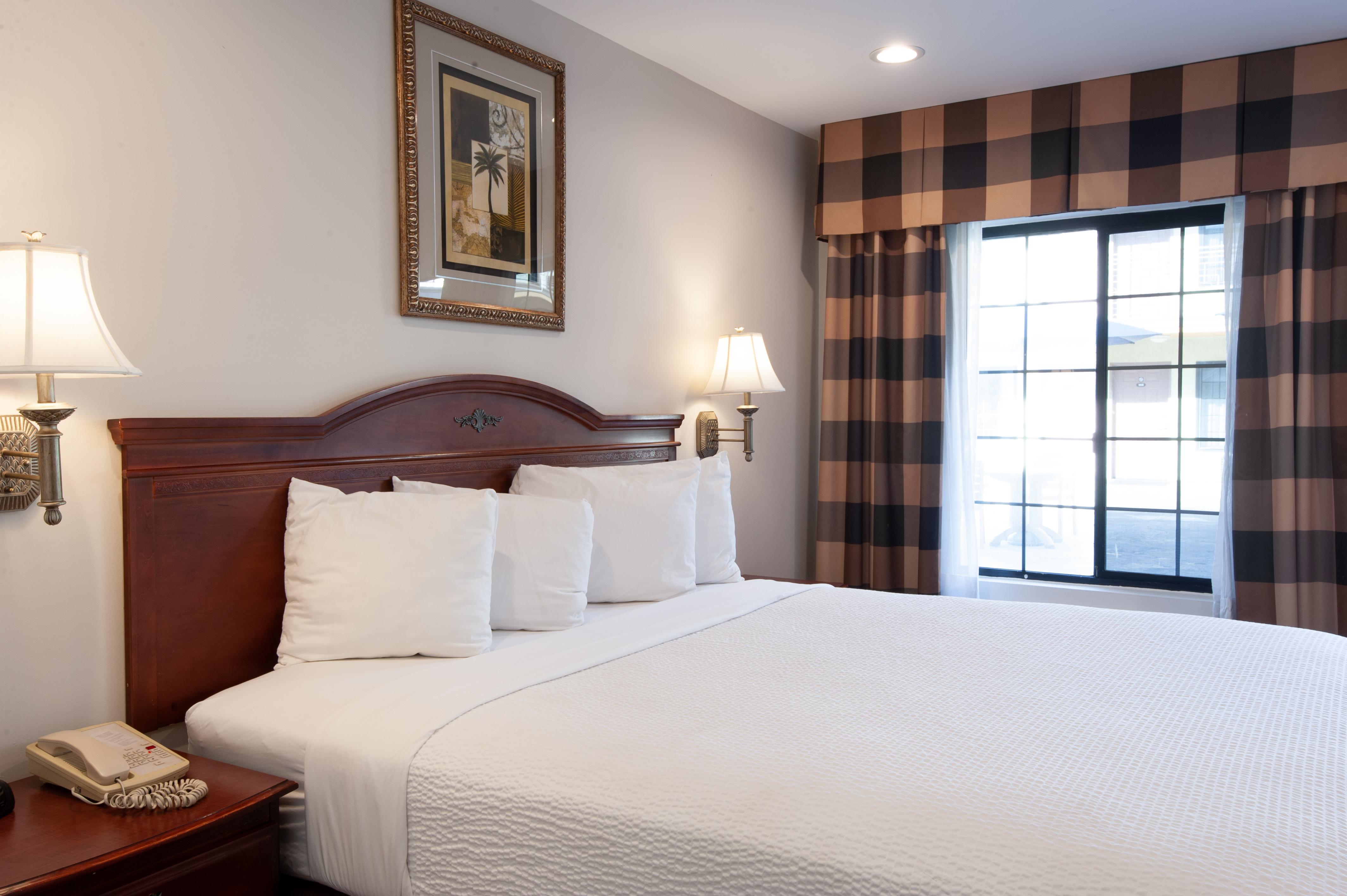 Studio City Court Yard Hotel Стая снимка