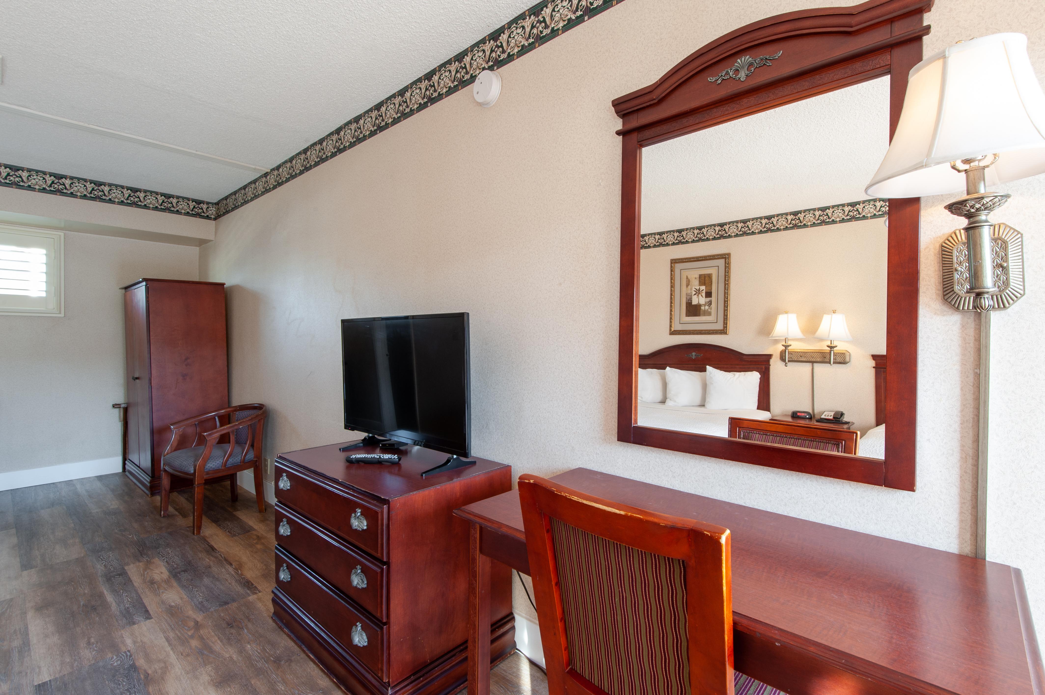 Studio City Court Yard Hotel Стая снимка