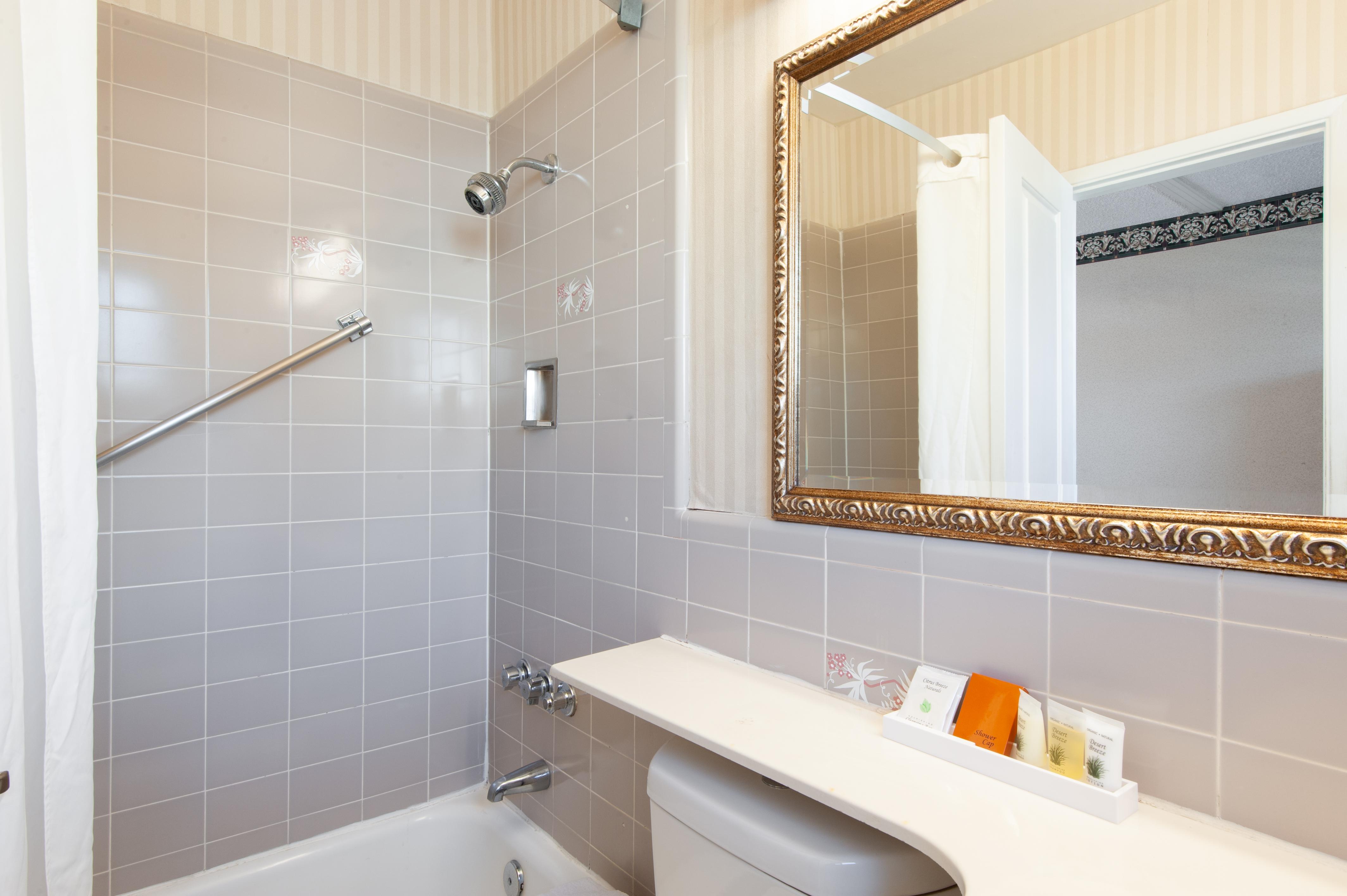 Studio City Court Yard Hotel Стая снимка